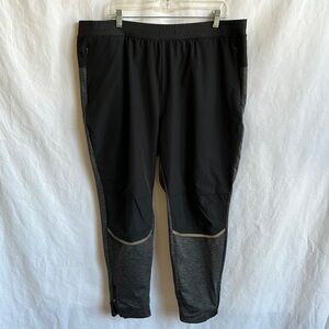 Dick’s Sporting Goods black joggers with knee vents, size XXL